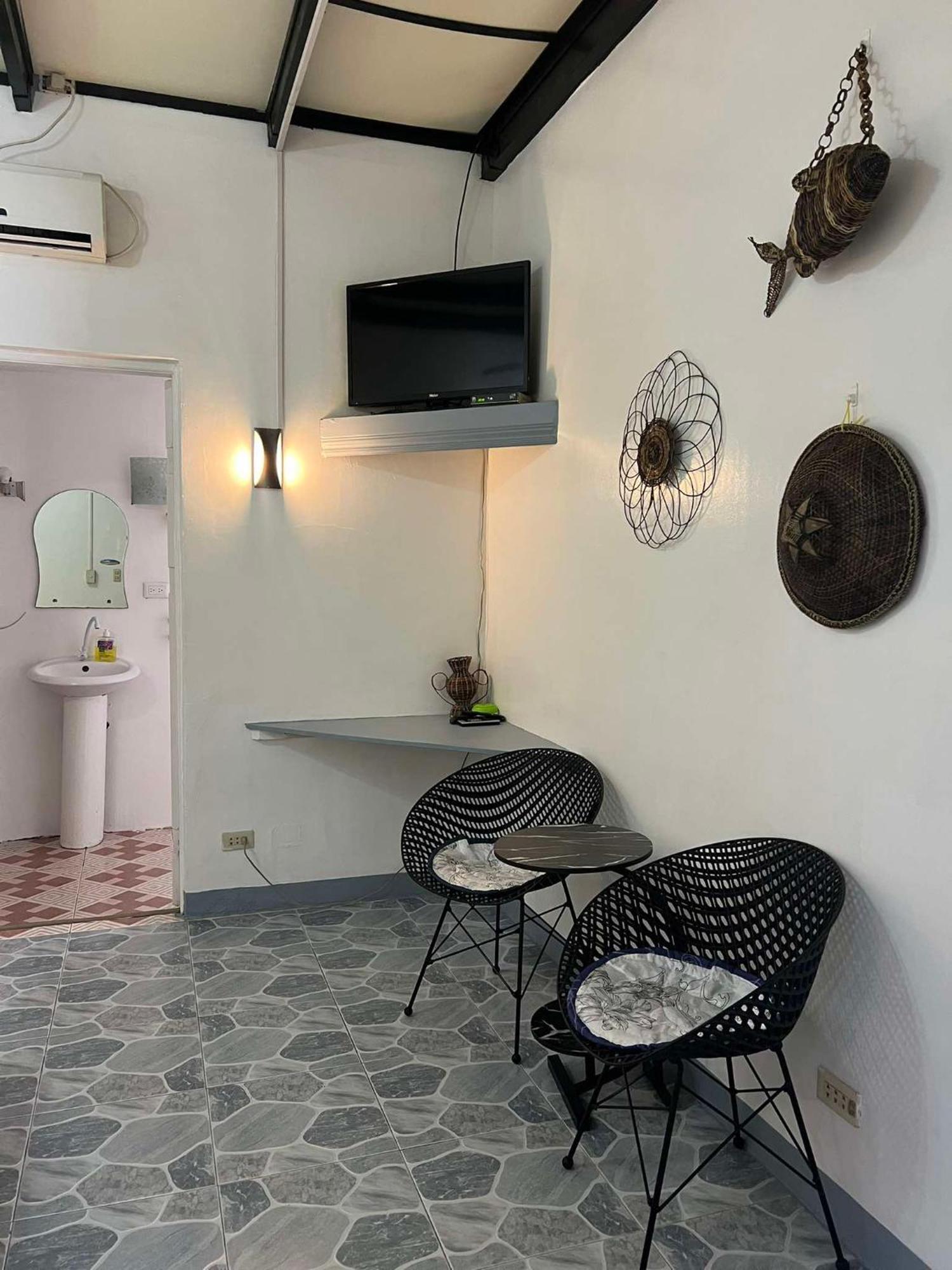 Dauis Ice Bear Bar & Tourist Inn חדר תמונה