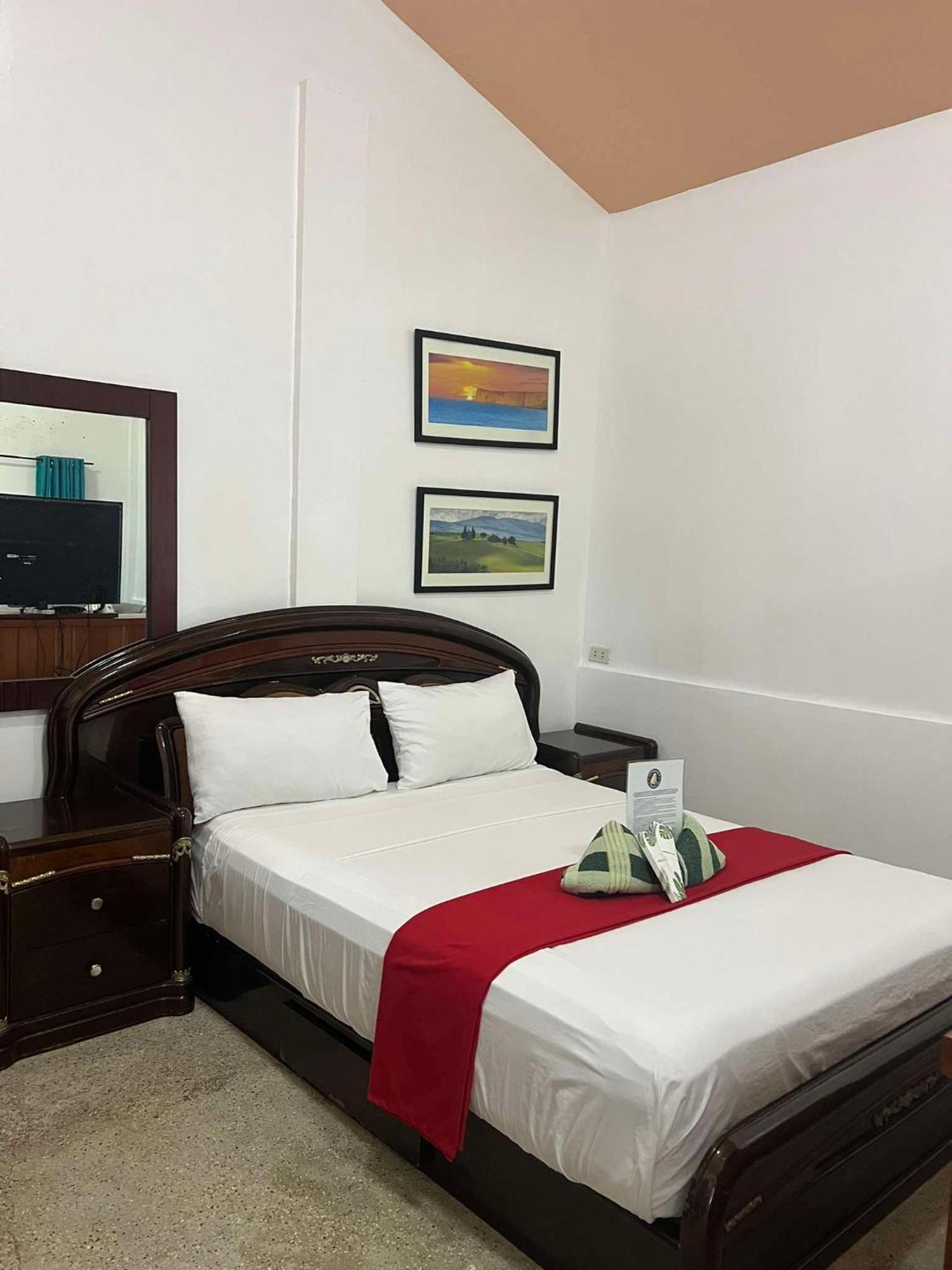 Dauis Ice Bear Bar & Tourist Inn חדר תמונה